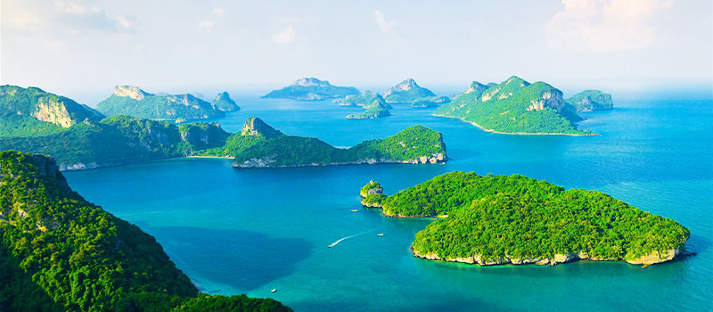 Limestone islands and turquoise lagoon at Angthong Marine Park